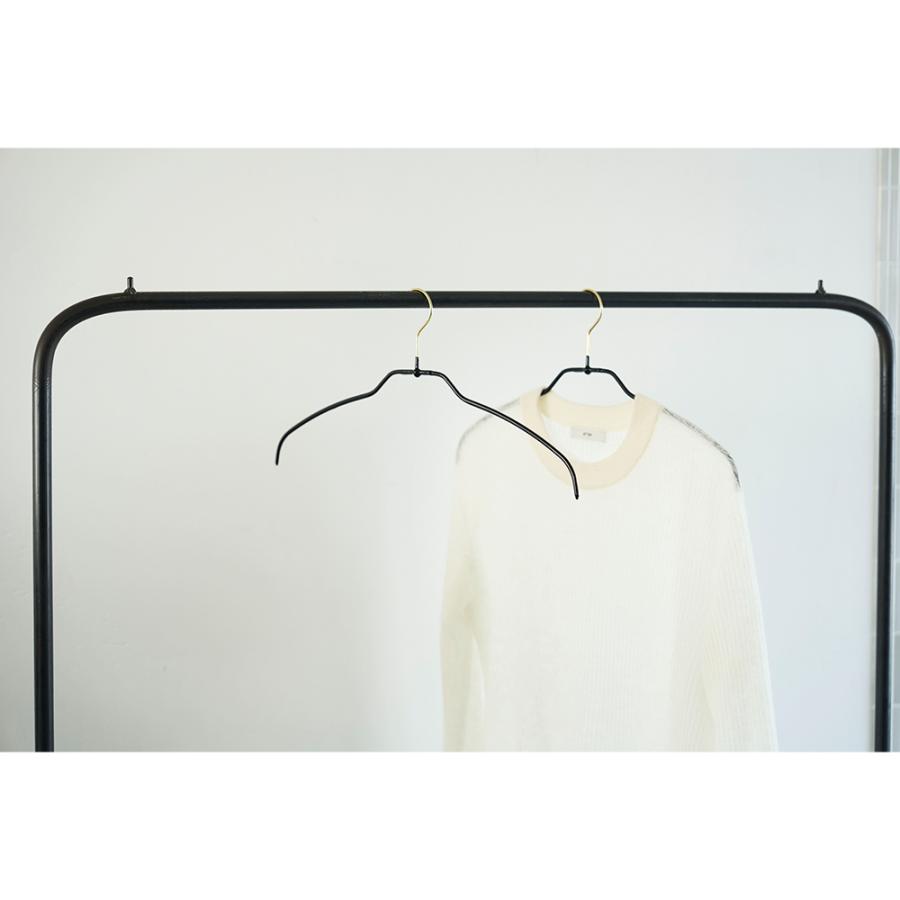 ≪お得な30本組≫ ジャストフィットハンガー シャツ【MAWA（マワ）×スタイリスト・小山田早織コラボ】 衣類ハンガー スカート スラックスハンガー 582405の画像