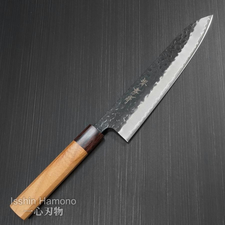 包丁 牛刀 210mm 青紙スーパー 堺孝行 黒槌目 日本製 和牛刀 : 一心