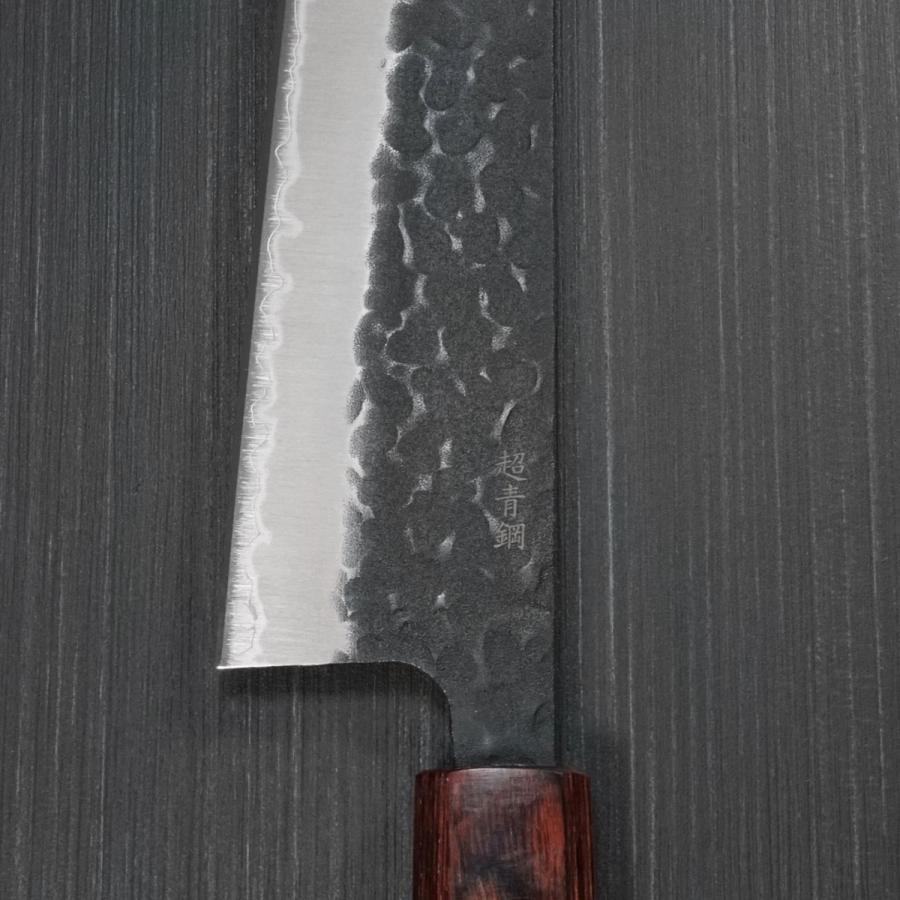 包丁 牛刀 210mm 青紙スーパー 堺孝行 黒槌目 日本製 和牛刀 : 一心