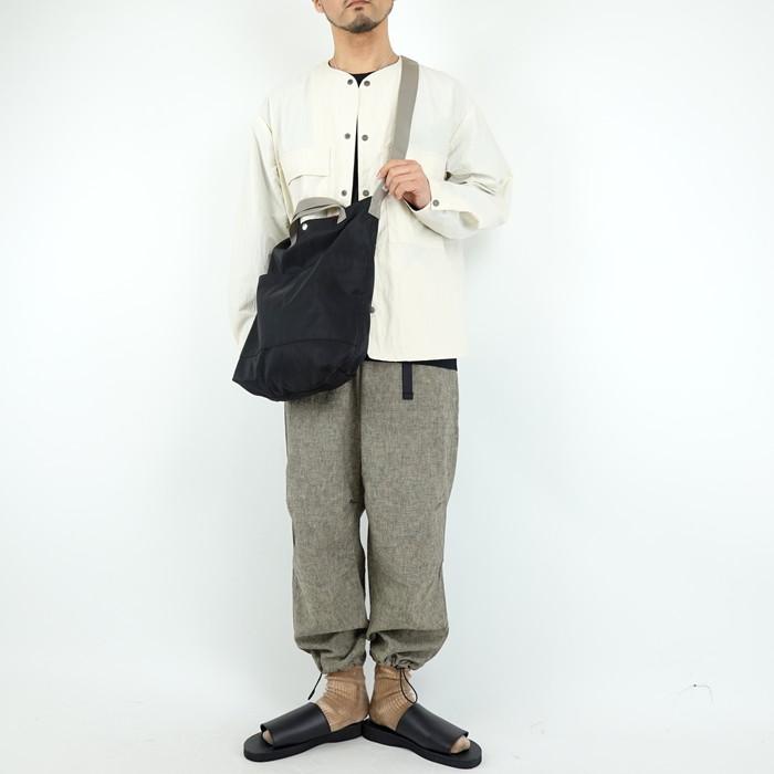 ILL ONE EIGHTY（イル ワンエイティ） スモールユーティリィティバッグ