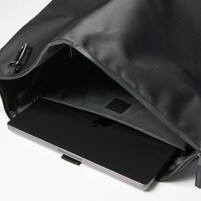 meltum（メルタム） ナイロンメッセンジャーバッグ NYLON MESSENGER