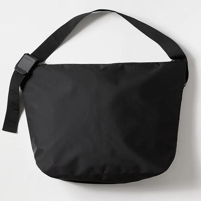♡極美品♡meltum メルタム ナイロンメッセンジャーバッグ バック meltum（メルタム） ナイロンメッセンジャーバッグ NYLON MESSENGER