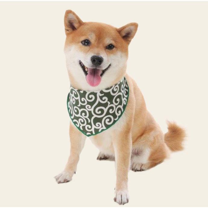 シベリアンハスキー柄　犬柄　リバーシブルスタイ　バンダナ　犬服　大型犬用 犬服 唐草模様バンダナ Mサイズ（小型犬用） 送料無料 和柄 から