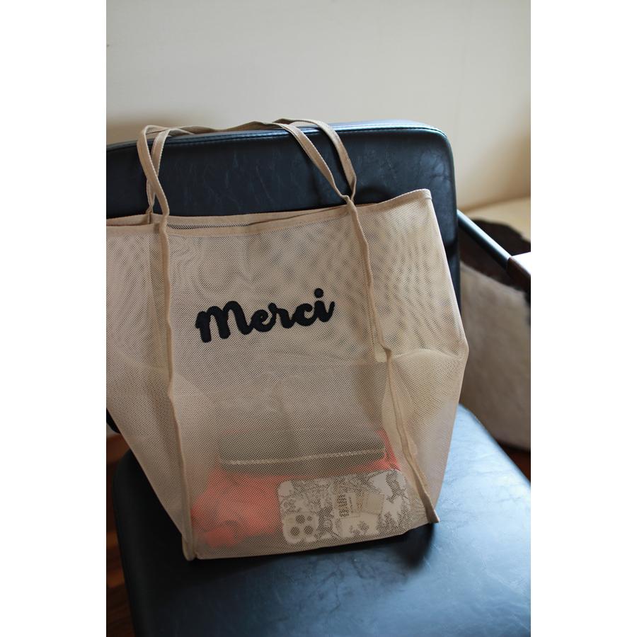 名入れもできちゃう merci スローガン 筆記体 刺繍 メッシュバッグ