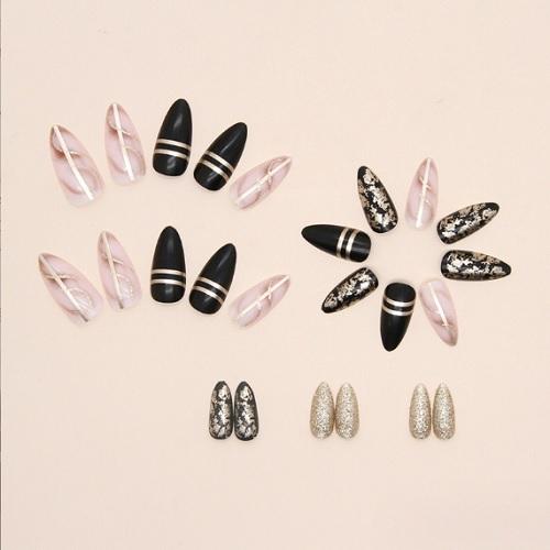 ギャルネイル　ネイルチップ　付け爪　24枚　ブラック　黒　ゴールドライン　ザクザク　ラメ |  | 02