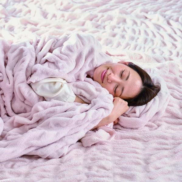 グリーンクロス hug warm 掛け毛布 クィーン ベビーピンク 6300069787 1枚の画像