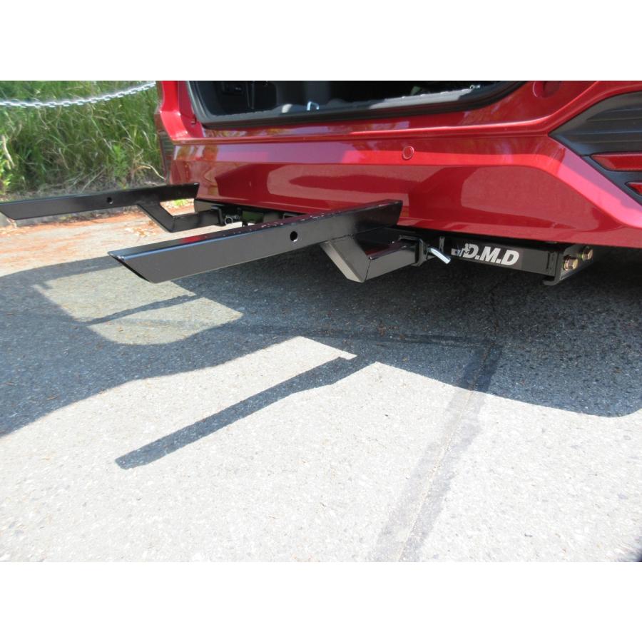 ヒッチキャリア ヒッチキャリアにLEDテールランプを追加 | ギガテックス・モータース