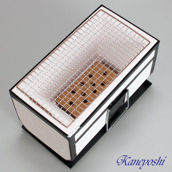 焼き鳥なら安心の日本製コンロ　日本の味は、いい火がつくる　炭火焼き鳥コンロ　白　板敷、焼アミ　サナ付 |  | 02