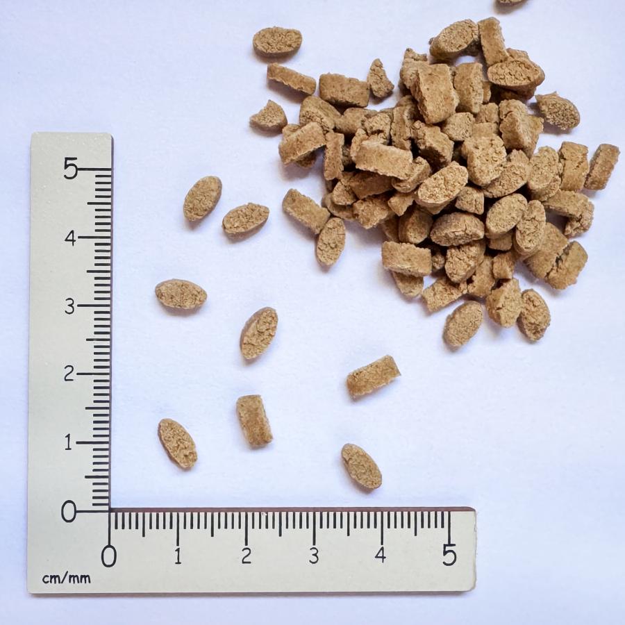 yum yum yum! ハイシニア 13+ ALL my love チキン ドライタイプ 1.3kg×3袋_1