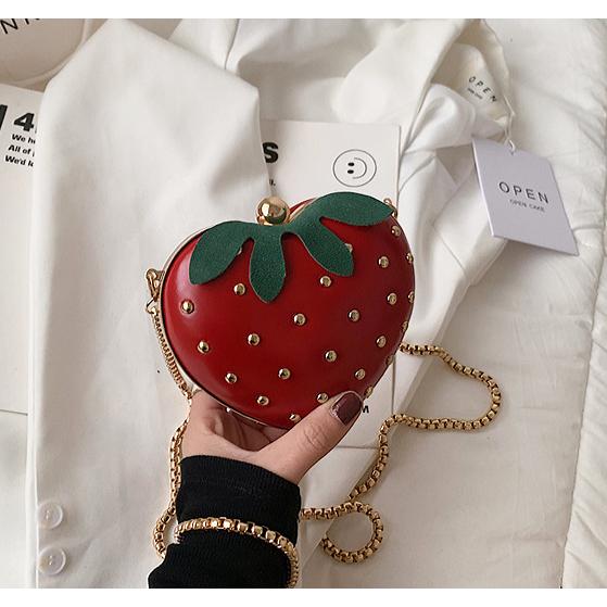 いちごショルダーバッグ いちご イチゴ ショルダーバッグ ミニ ウォレット鞄 お財布 チェーン