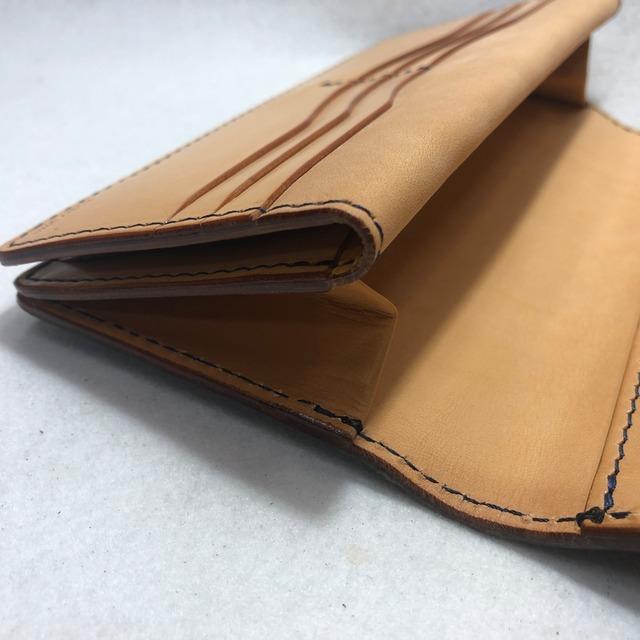 85RED TAG 藍染め スモールクロコダイル長財布 生成りベース 肚クロコ顎下1  本藍染めの画像