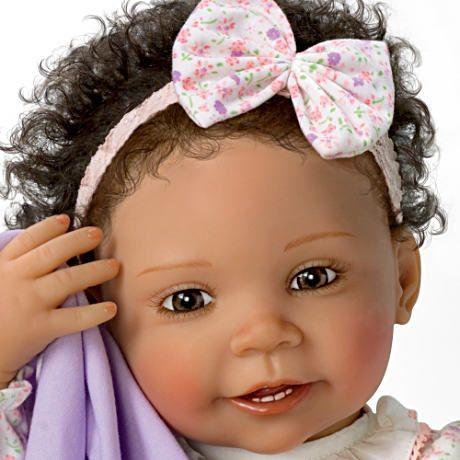 アシュトンドレイクの赤ちゃん アシュトンドレイク】Pretty Little Peek-A-Boo Poseable Baby Doll By