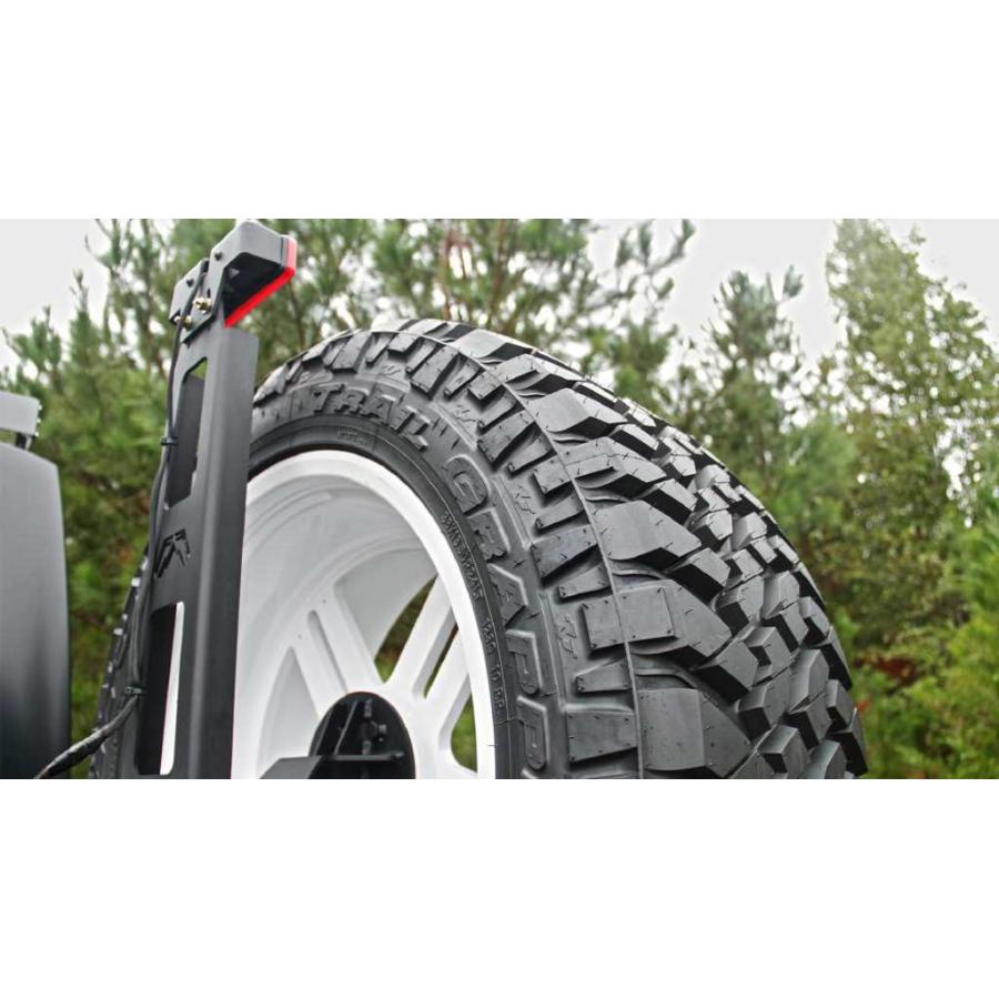 [FAB FOURS(ファブフォース)正規輸入品]ブレーキライト オフザドアタイヤキャリア用 JEEP ジープ JK ラングラー /M2050-1_1