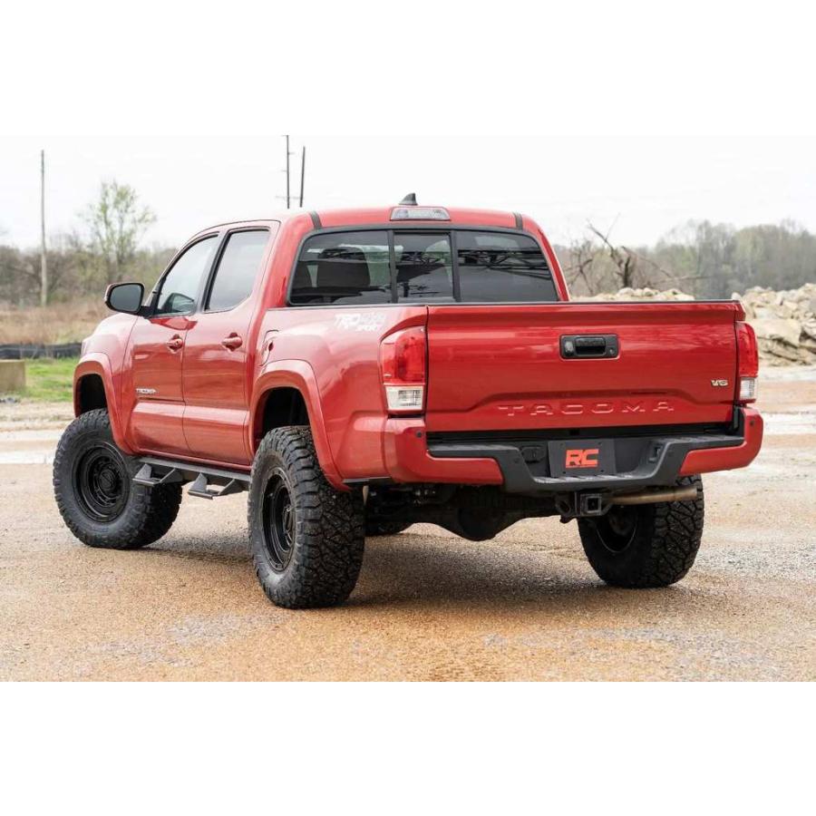 [ROUGH COUNTRY ラフカントリー] 3.5インチリフトアップキット/サスキット リーフスプリング/M1ストラット付 USトヨタ Tacoma タコマ/74241の画像