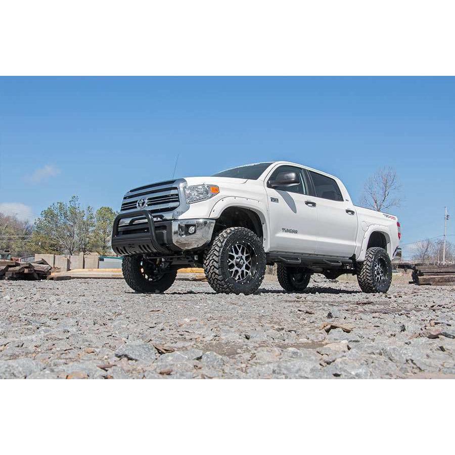 [ROUGH COUNTRY ラフカントリー] 6インチリフトアップキット/サスキット M1ストラット/リアショック付き USトヨタ タンドラ 4WD/75240の画像