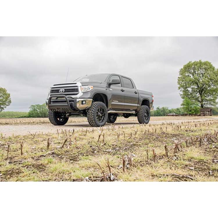 [ROUGH COUNTRY ラフカントリー] 6インチリフトアップキット/サスキット M1ストラット/リアショック付き USトヨタ タンドラ 4WD/75440の画像