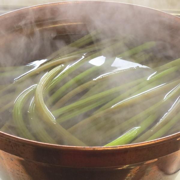 ふき 2kg 山菜 野草 山形県産 /クール便の画像