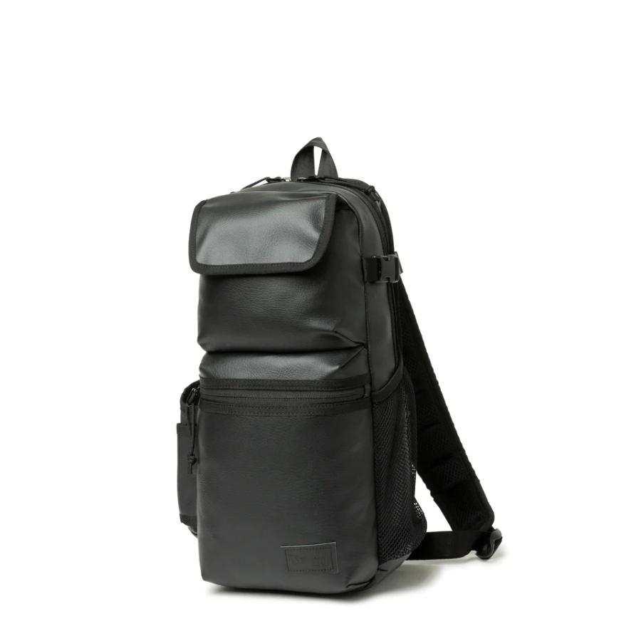 NEW ERA（ニューエラ） NEWERA SLING BODY BAG SYNTHETIC LEATHER