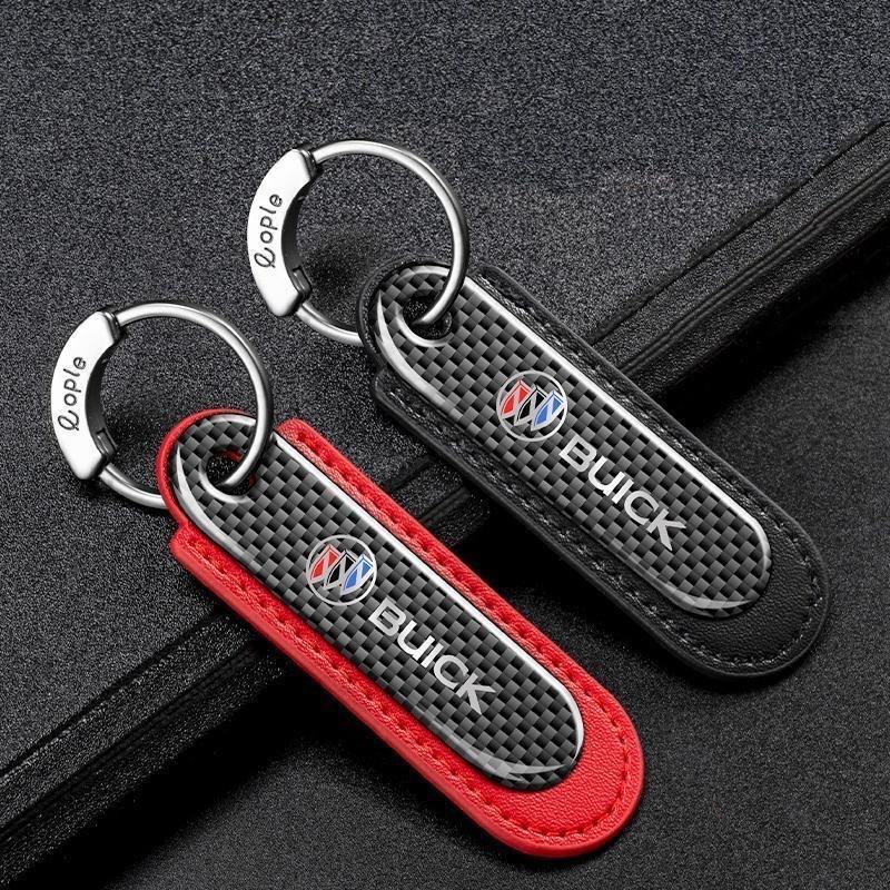 ビュイック カーボンキーホルダー 本革レザー 車キーチェーン 車キータグペンダント 高級 キーリング 外せるリング ブラック/レッド tspk