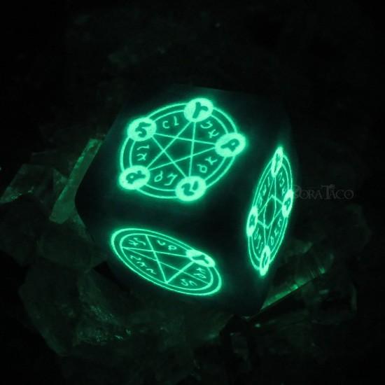 サイコロ ダイス 魔法陣ダイス 氷魔法 蓄光6面サイコロ Dtdmagic06 サイコロ専門店ドラタコ ヤフー店 通販 Yahoo ショッピング