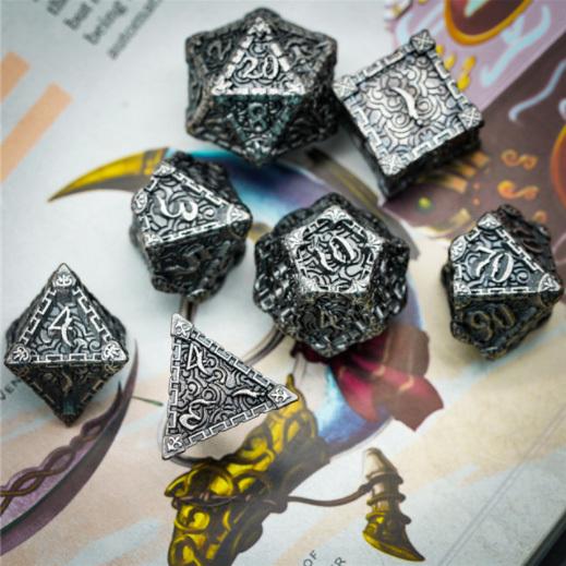 サイコロ ダイス／ポイズンダガー メタルダイスセット（銀色