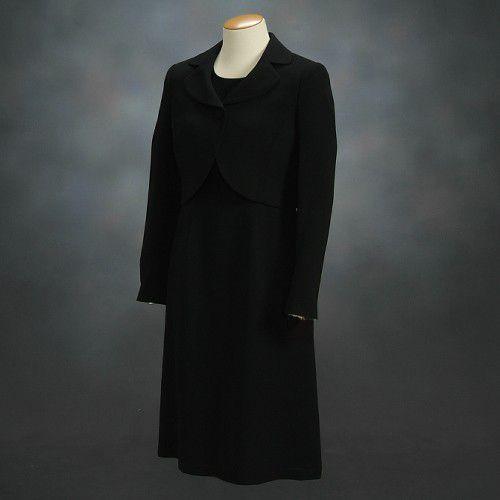 ブラックフォーマルスーツ　喪服　礼服　アウトレット品　アンサンブル２点セット　サイズ１１号　