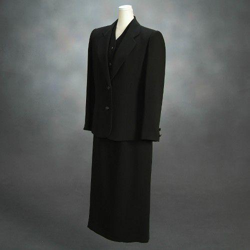 ブラックフォーマルスーツ　喪服　礼服　アウトレット品　スリーピースセット　サイズ９号　日本製　NO６８４ 