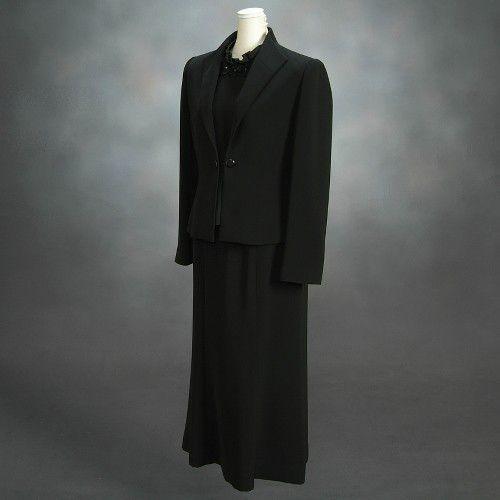 ブラックフォーマルスーツ　喪服　礼服　アウトレット品　スリーピースセット　サイズ７号 