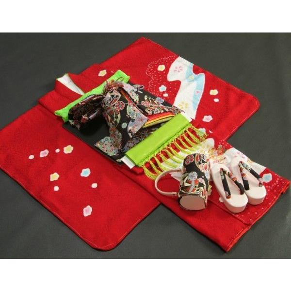 七五三 正絹 絹100％ 着物 7歳 着物フルセット 赤 本絞り 刺繍まり桜 金彩 黒地重ね仕立て帯セット 足袋に腰紐など20点セット 日本製 | 京美 | 01