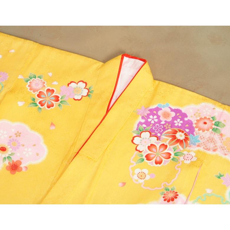七五三 正絹 絹100％ 着物 7歳着物フルセット 山吹色 鈴金駒刺繍 雪輪雲取り文様 黒地白梅文様帯セット 足袋に腰紐など20点セット 日本製_4