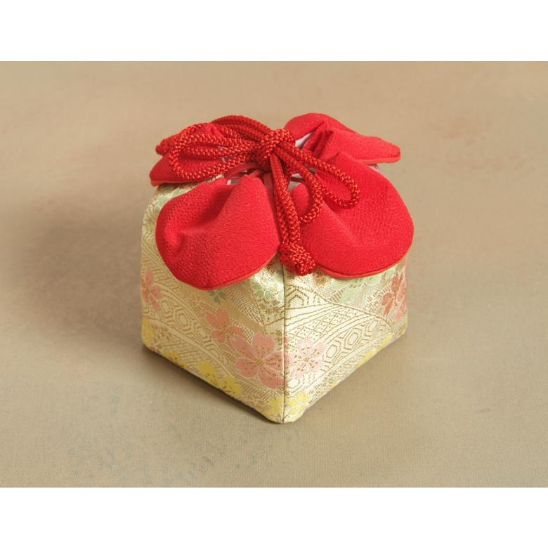 七五三 3歳から5歳用 正絹被布草履きんちゃくセット 草履ベージュゴールド 被布赤色地 足袋付きセット 日本製 | 京美 | 10