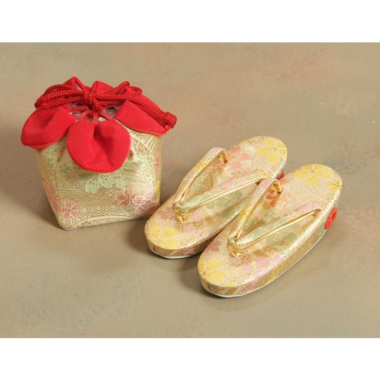 七五三 3歳から5歳用 正絹被布草履きんちゃくセット 草履ベージュゴールド 被布赤色地 足袋付きセット 日本製 | 京美 | 07
