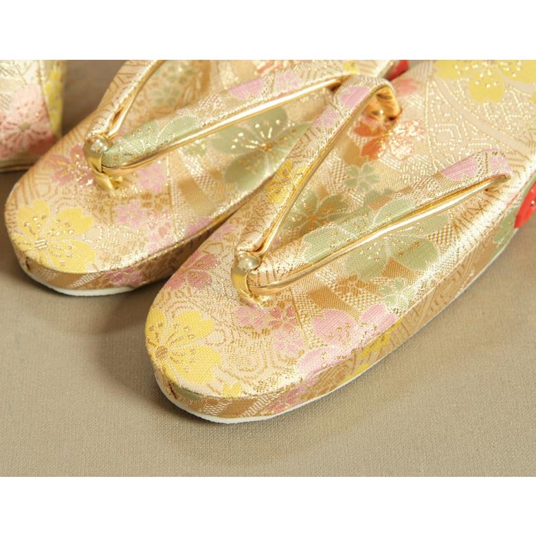 七五三 3歳から5歳用 正絹被布草履きんちゃくセット 草履ベージュゴールド 被布赤色地 足袋付きセット 日本製 | 京美 | 08