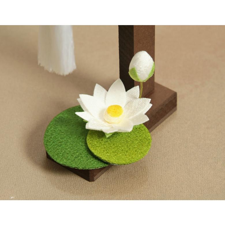 お盆飾り お盆 吊り盆提灯飾り ちりめん生地 蓮の花 高さ約25.5cmの卓上サイズ 日本製 | リュウコドウ | 03
