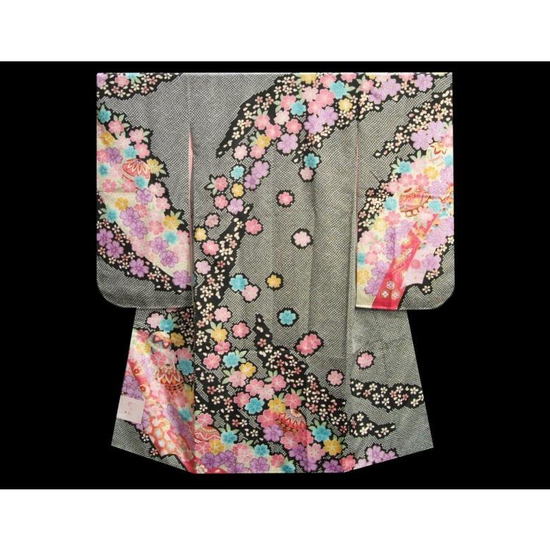 幼稚園　保育園　卒園袴着物４点セット　花ひめブランド　キッズサイズ　黒地総疋田柄　エンジ刺繍袴　ピンク黄色両面帯 | 京美 | 02