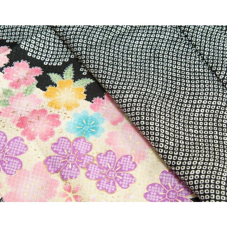 幼稚園　保育園　卒園袴着物４点セット　花ひめブランド　キッズサイズ　黒地総疋田柄　エンジ刺繍袴　ピンク黄色両面帯 | 京美 | 03