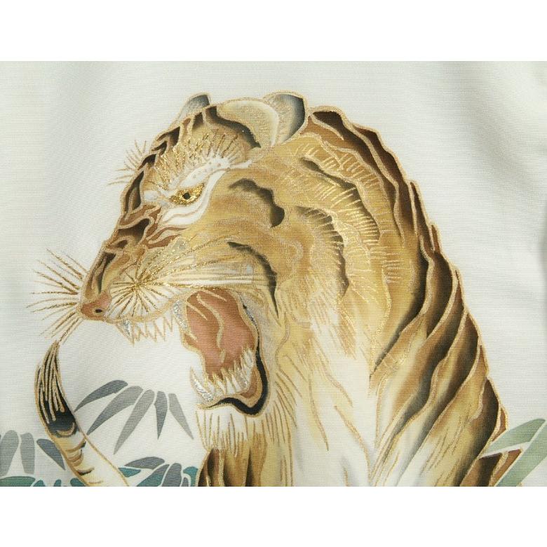 お宮参り 着物 絹100％ 正絹 男の子 男児初着 白地 虎 手描き 手染め 金糸刺繍 金彩使い 変わり無地生地 日本製 | 京美 | 02