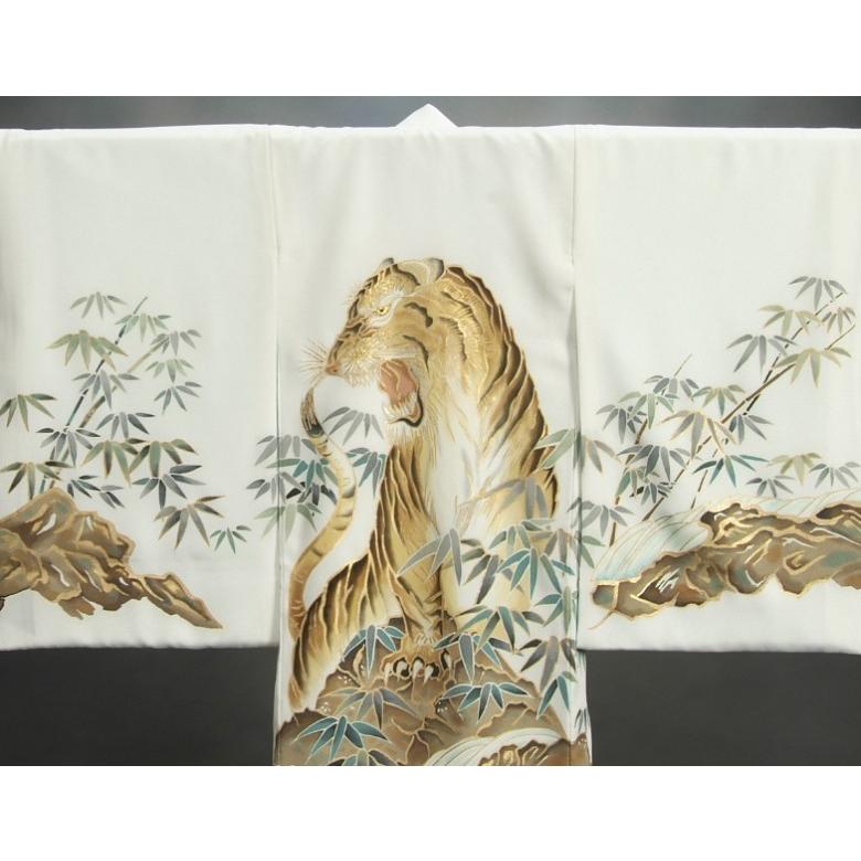 お宮参り 着物 絹100％ 正絹 男の子 男児初着 白地 虎 手描き 手染め 金糸刺繍 金彩使い 変わり無地生地 日本製 | 京美 | 03