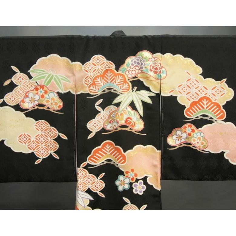 お宮参り着物 絹100％ 正絹女児初着 黒地 松竹梅 手描き 手染め 金コマ刺繍 サヤ型本地紋紋意匠生地 日本製 | 京美 | 03