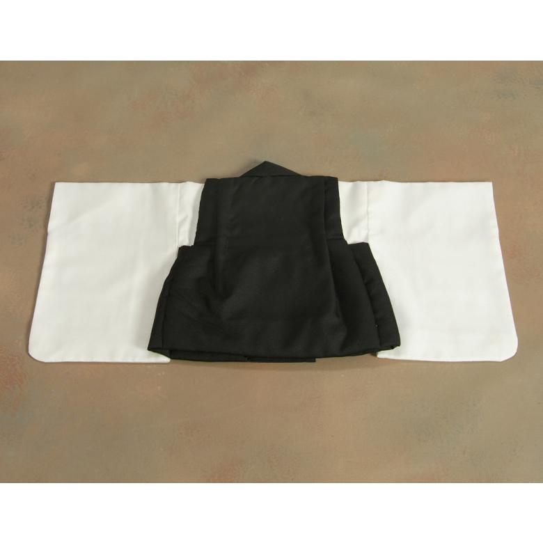ベビー着物 赤ちゃん 男の子着物 白色着物 黒色被布 兜刺繍 二部式仕様の楽々着せ付けタイプ | 京美 | 04