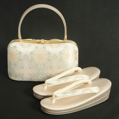 草履バッグセット　振袖　訪問着　西陣織正絹生地　シルバー　淡ピンク　有職華文様　フリーサイズ　二枚芯　日本製