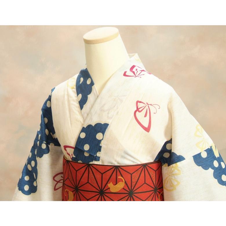 美品　ふりふ　片身替わり　浴衣　蝶 凪 浴衣 ゆかた 凪ブランド クリーム色 雲取りに蝶柄 ゆかたにピッタリ