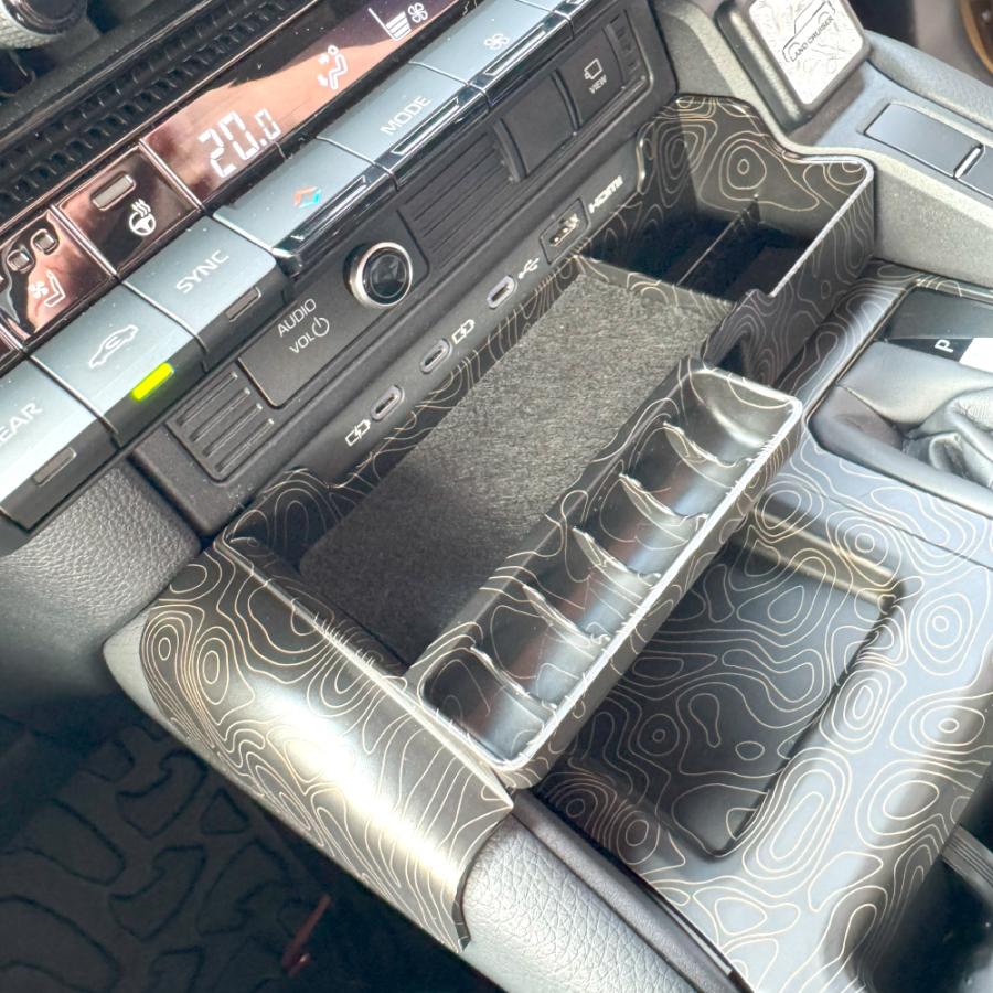 ランドクルーザー ランクル 250 フロントコンソールトレイ トポグラフィー柄 収納 小物入れ 小物置き 便利グッズ |  | 09
