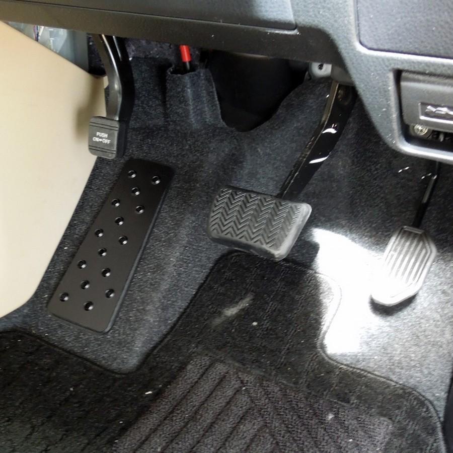 ノア ヴォクシー 70系 カスタム パーツ 前期 後期 アルミ フットレスト ペダルカバー 専用 足置き 運転席 内装 Noah Voxy Mdf 18 Dress Up Store 通販 Yahoo ショッピング
