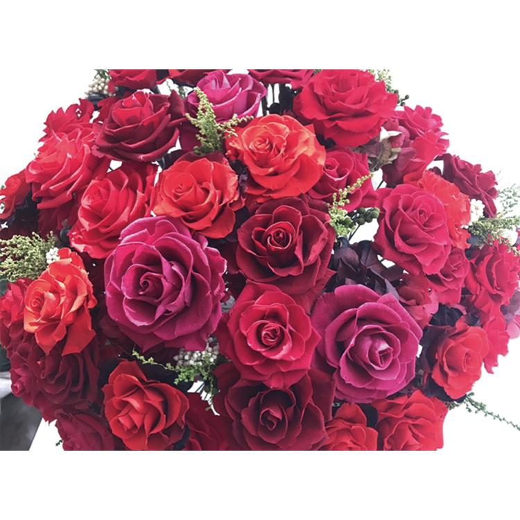 大きな深紅のプリザーブドフラワーアレンジメント。 セール，低価