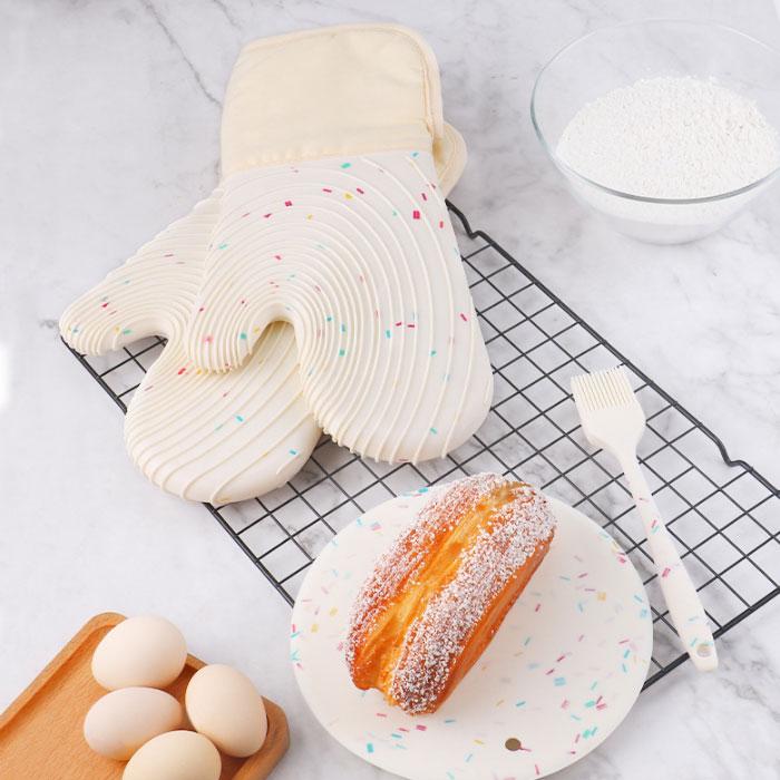 片手鍋つかみ シリコン 耐熱ミトン オーブンミトン 200℃ 耐熱防水 やけど防止 滑り止め 左右兼用  キッチンミトン アウトドア クッカー 爆買 |  | 18