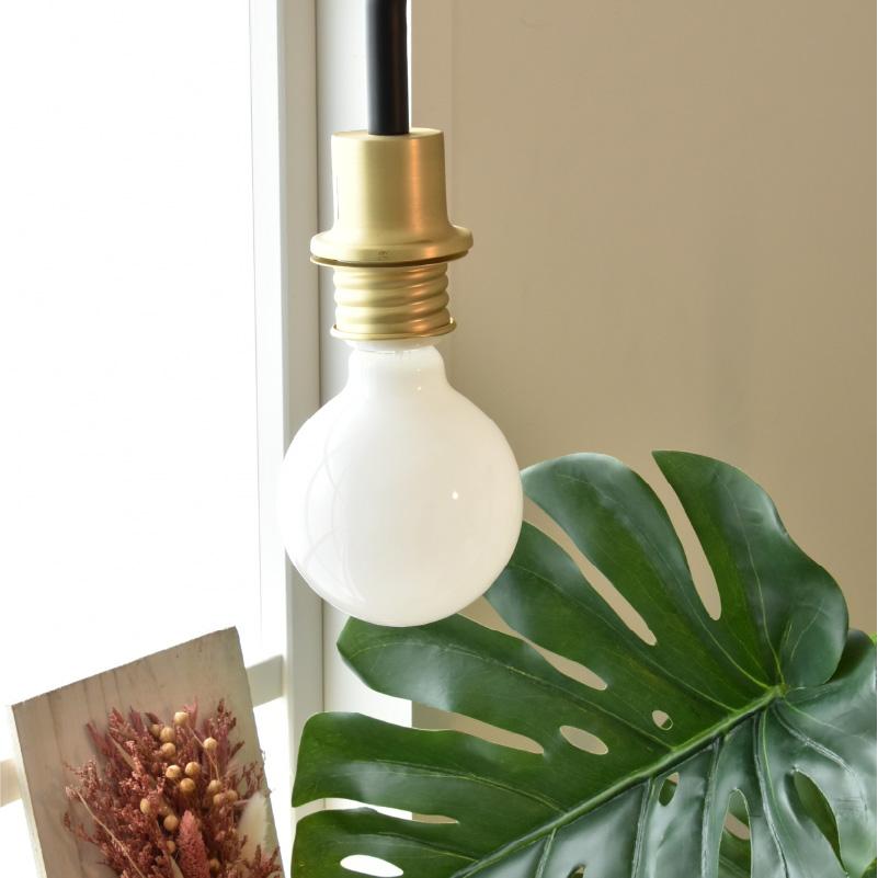 LEDフィラメント・ホワイトボール電球 60W相当 E26 810lm 電球色