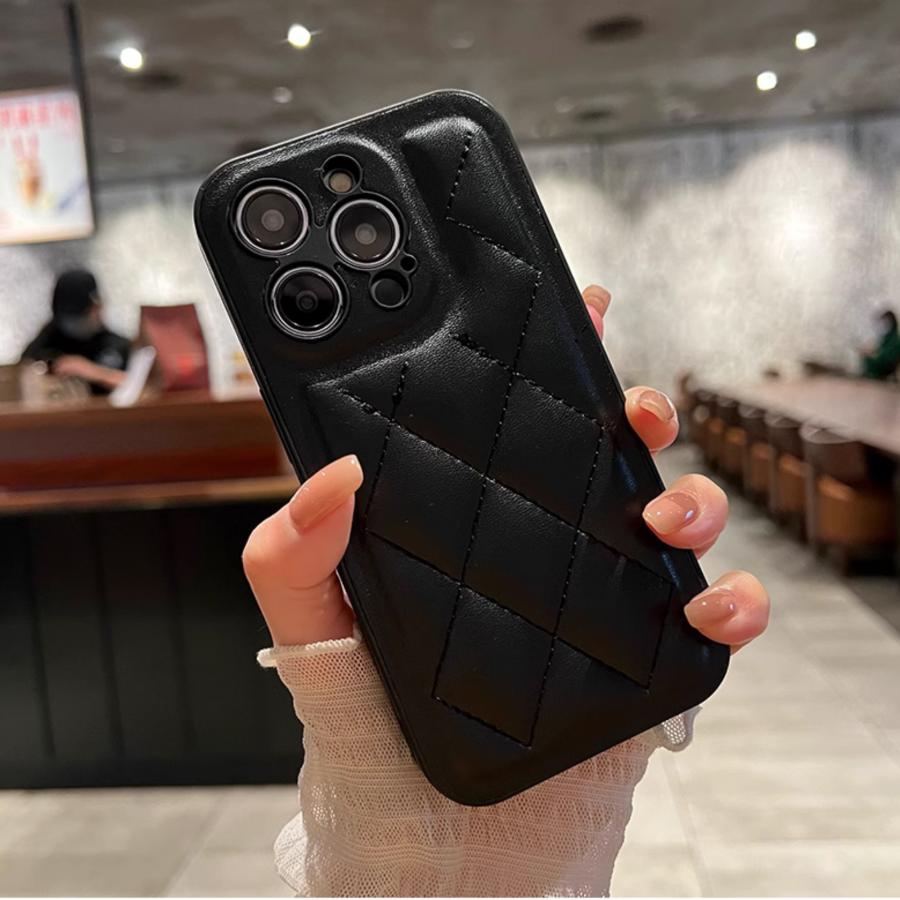 ゆり♡iPhoneケース15♡ボタンタイプ黒♡キルティングレザー白♡2点 iPhone16 ケース iPhone15 iPhone13 iPhone12 キルティング
