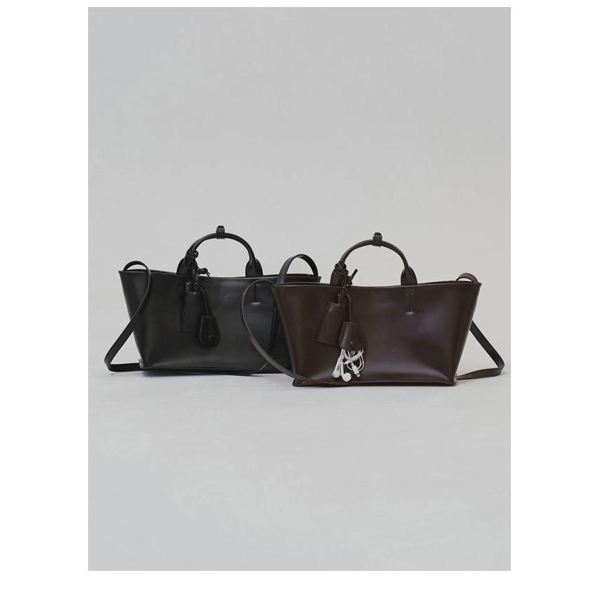 トゥデイフル　未使用品 TODAYFUL 2026Winter トゥデイフル バッグ Useful Leather Bag(M) 一部
