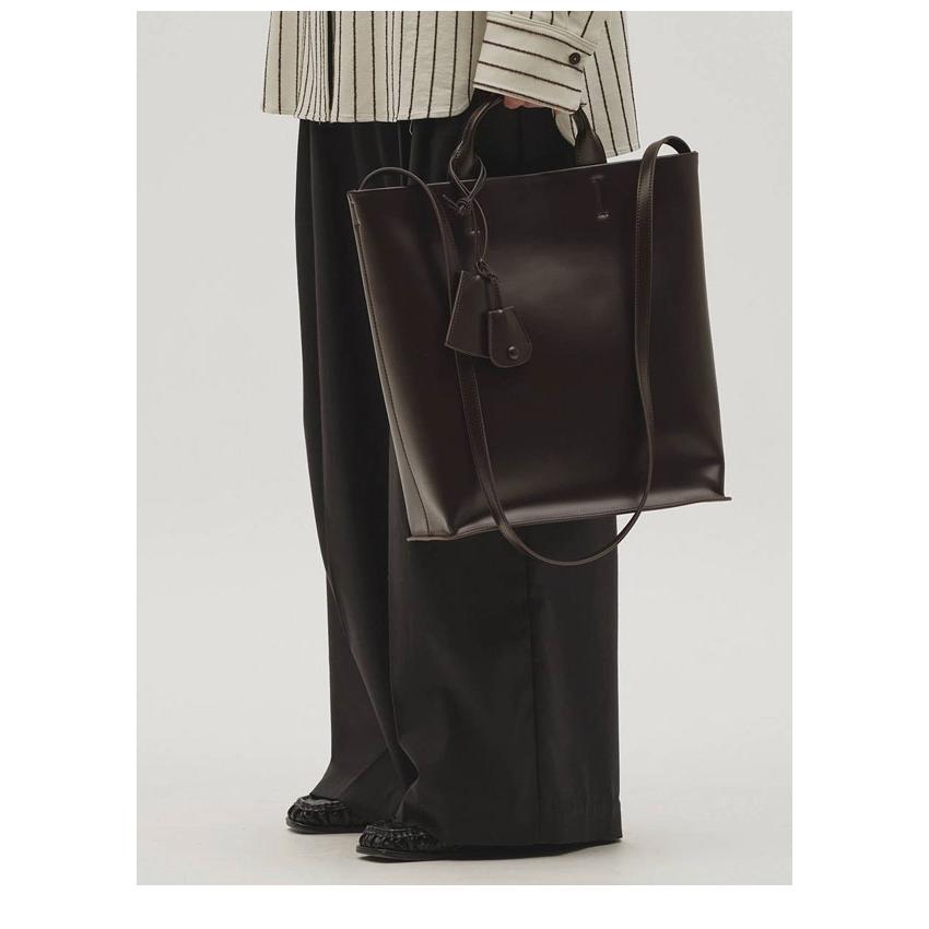 【予約販売】TODAYFUL 2025Prefall トゥデイフル バッグ Useful Leather Bag (L) ユースフルレザーバッグL 一部12月上旬〜下旬予約の画像
